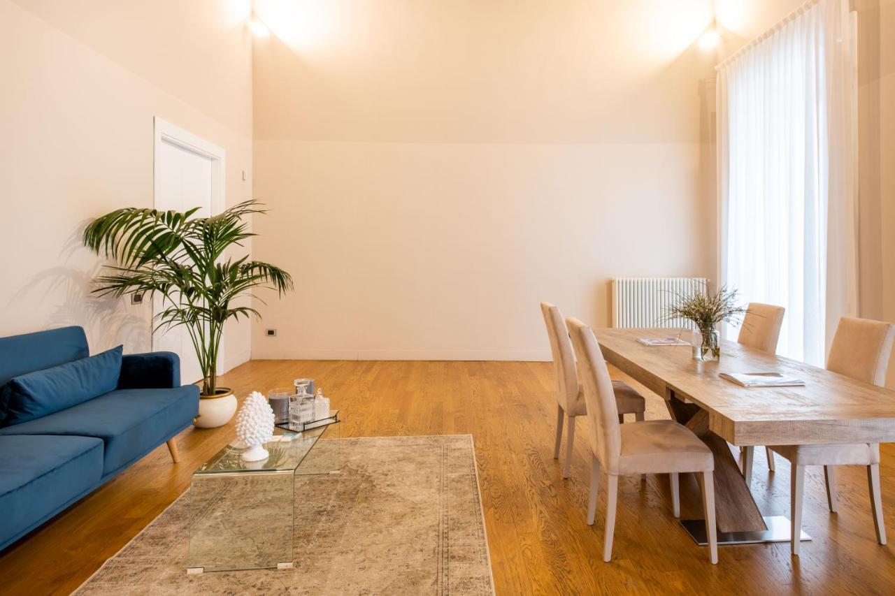 Moncada Suites & Apartments Палермо Екстериор снимка