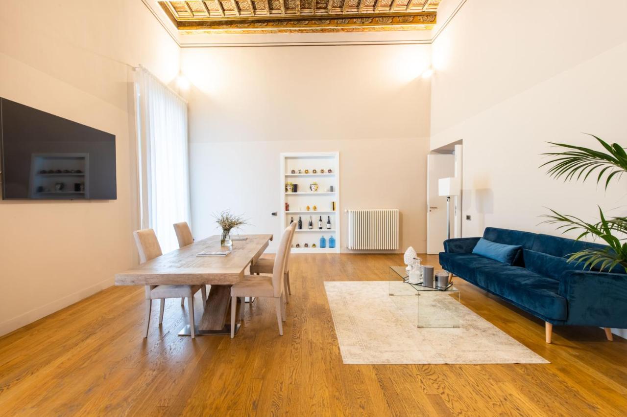 Moncada Suites & Apartments Палермо Екстериор снимка