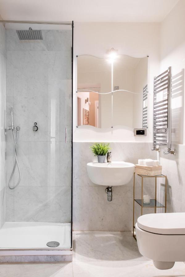 Moncada Suites & Apartments Палермо Екстериор снимка