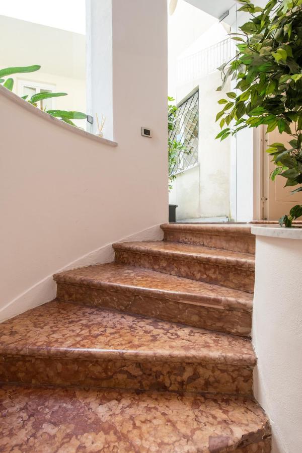 Moncada Suites & Apartments Палермо Екстериор снимка